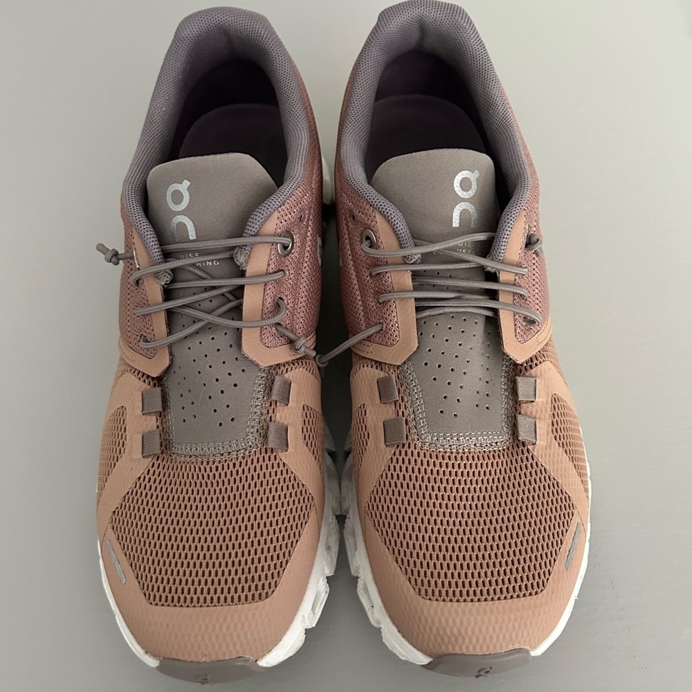 On Cloud 5 size 7